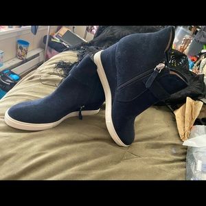 L.paolo Suede Ankle Boots